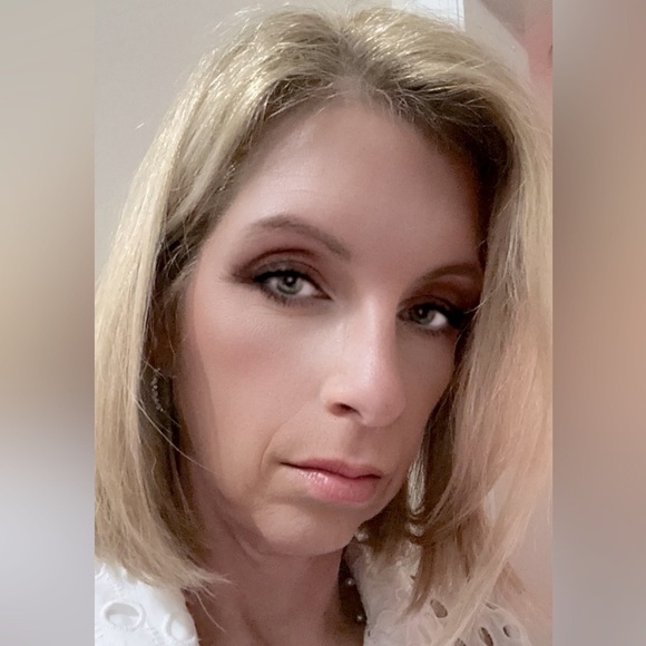 Meet your Posher, Kimberly - Picture 1 of 1